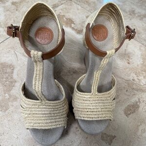 Tory burch platform sandals